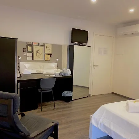 Mimi Rooms&studios Guest house *