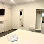 ゲストハウス Mimi Rooms&studios